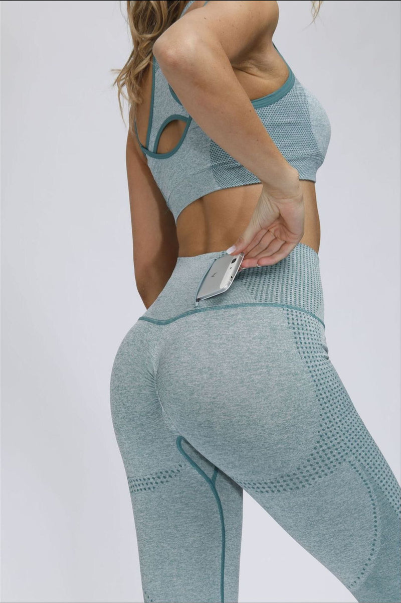 V-Neck Sports Bra and Yoga Pants Set — 2-Piece Matching Suit